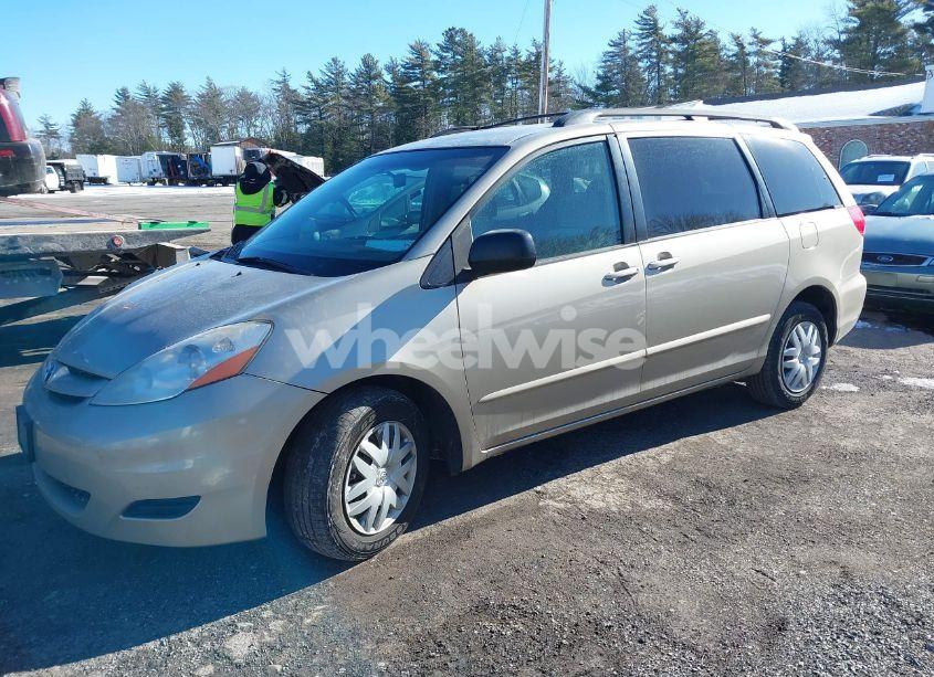 Photo 2 of 2007 Toyota Sienna LE (VIN 5TDZK23C77S083677)