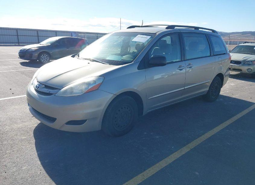 Photo 2 of 2007 Toyota Sienna CE (VIN 5TDZK23C77S091438)