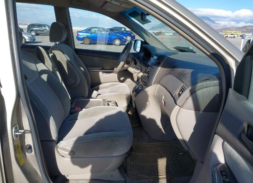 Photo 5 of 2007 Toyota Sienna CE (VIN 5TDZK23C77S091438)