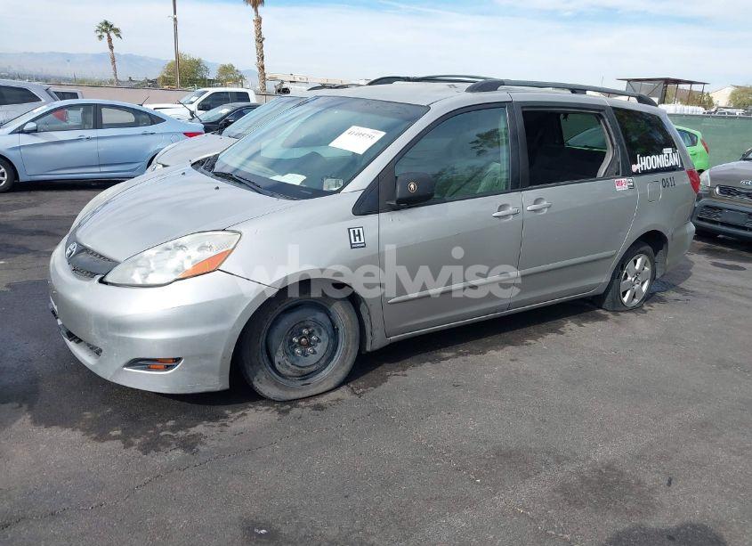 Photo 2 of 2007 Toyota Sienna LE (VIN 5TDZK23C77S091729)