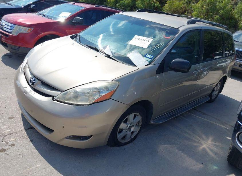 Photo 2 of 2008 Toyota Sienna LE (VIN 5TDZK23C78S100754)