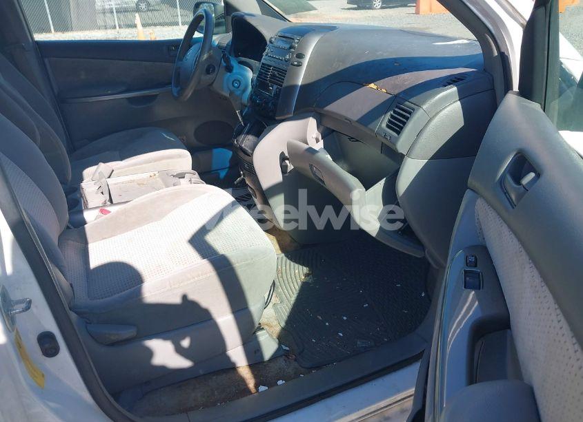 Photo 5 of 2008 Toyota Sienna LE (VIN 5TDZK23C78S130773)