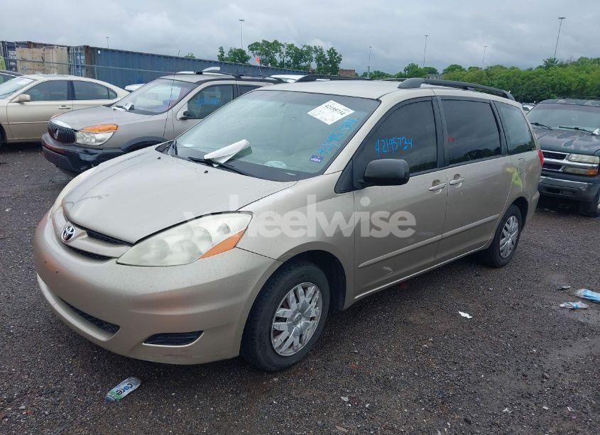 Photo 2 of 2008 Toyota Sienna LE (VIN 5TDZK23C78S135116)