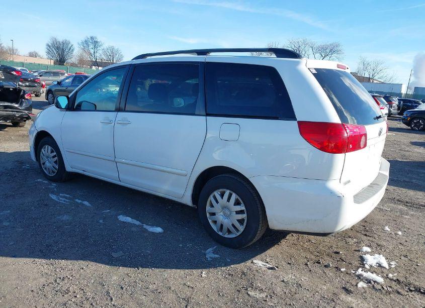 Photo 3 of 2008 Toyota Sienna LE (VIN 5TDZK23C78S141854)