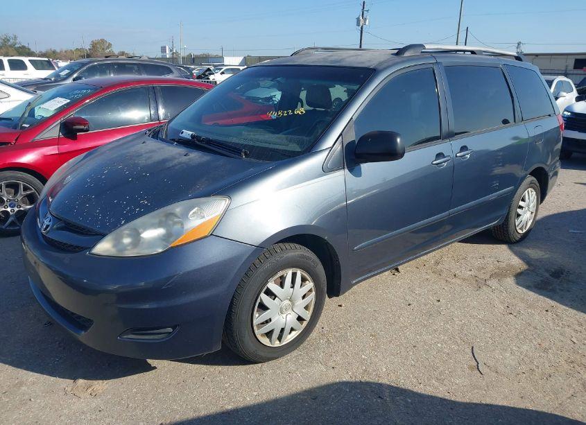 Photo 2 of 2008 Toyota Sienna LE (VIN 5TDZK23C78S146357)