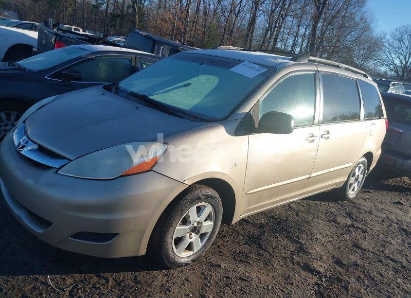 Photo 2 of 2008 Toyota Sienna LE (VIN 5TDZK23C78S176555)