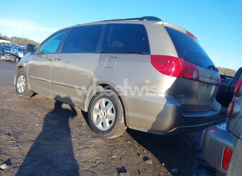 Photo 3 of 2008 Toyota Sienna LE (VIN 5TDZK23C78S176555)