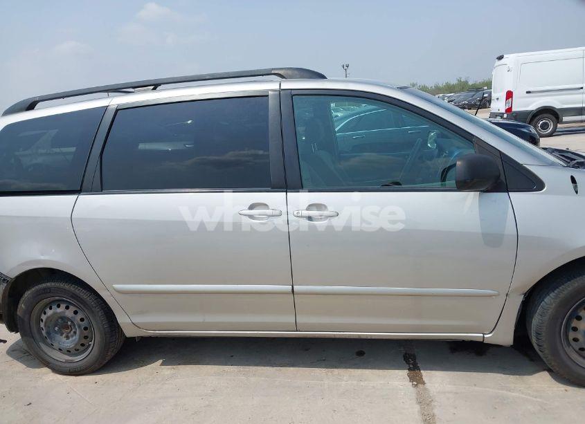 Photo 13 of 2008 Toyota Sienna LE (VIN 5TDZK23C78S192822)