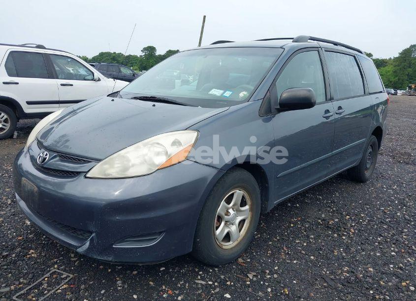 Photo 2 of 2008 Toyota Sienna CE (VIN 5TDZK23C78S200305)