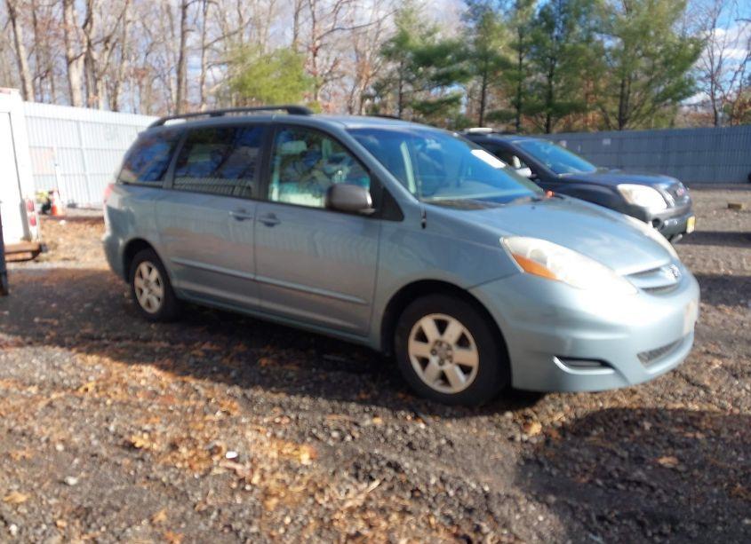 2008 Toyota Sienna LE (VIN 5TDZK23C78S204158) main photo