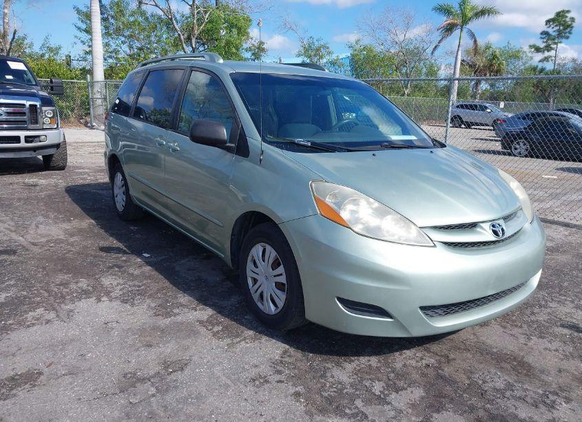 2009 Toyota Sienna LE (VIN 5TDZK23C79S247920) main photo