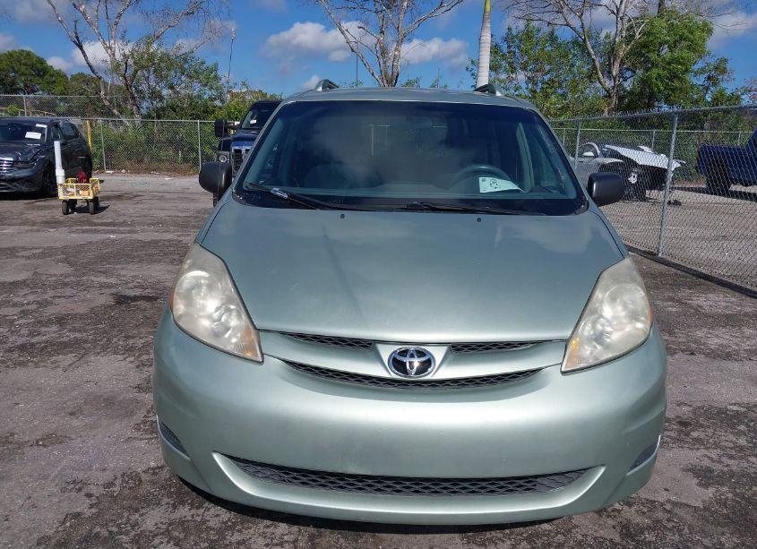 Photo 6 of 2009 Toyota Sienna LE (VIN 5TDZK23C79S247920)