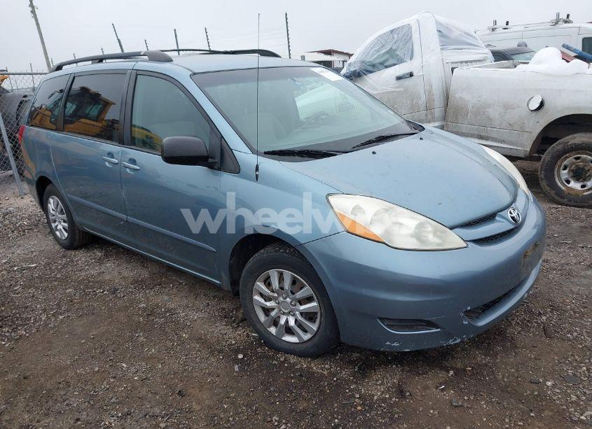 2009 Toyota Sienna LE (VIN 5TDZK23C79S250610) main photo
