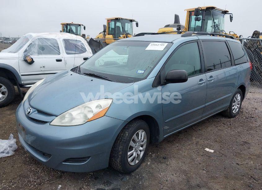Photo 2 of 2009 Toyota Sienna LE (VIN 5TDZK23C79S250610)