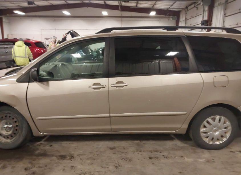 Photo 14 of 2009 Toyota Sienna LE (VIN 5TDZK23C79S264779)