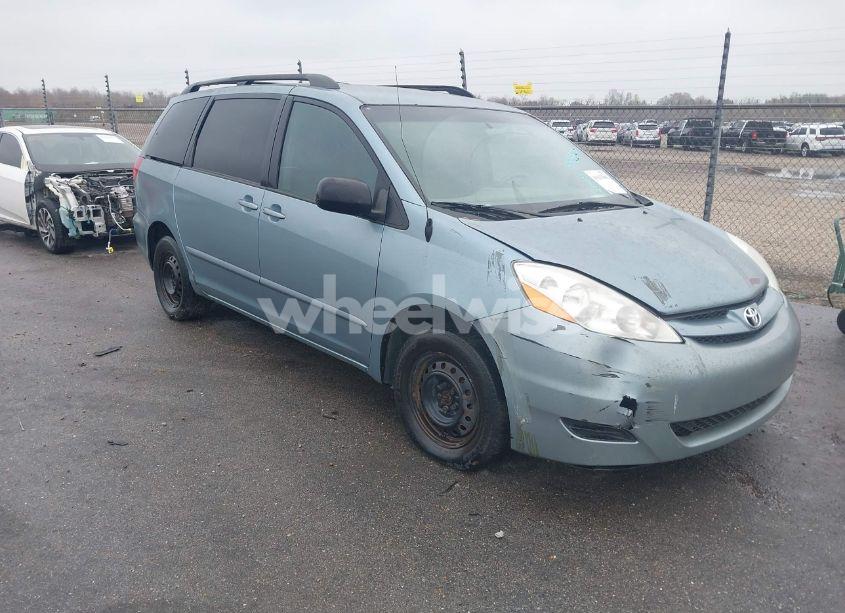 2009 Toyota Sienna LE (VIN 5TDZK23C79S269450) main photo