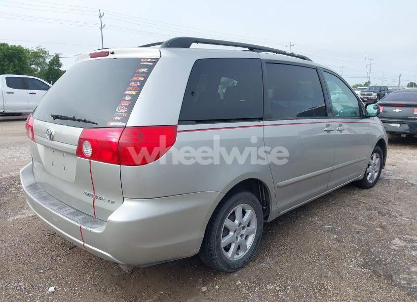 Photo 4 of 2007 Toyota Sienna LE (VIN 5TDZK23C87S008888)