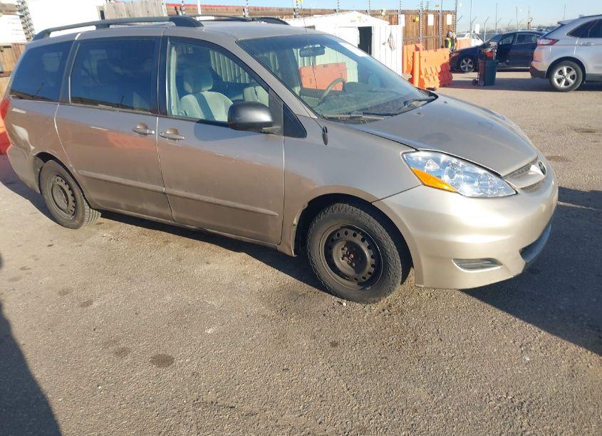 2007 Toyota Sienna LE (VIN 5TDZK23C87S024461) main photo