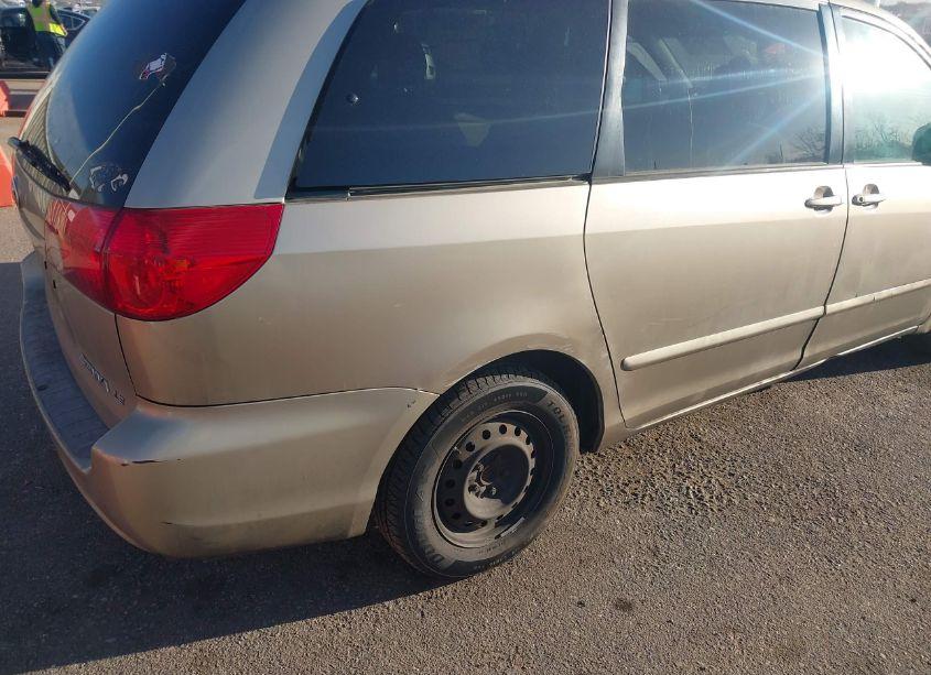 Photo 6 of 2007 Toyota Sienna LE (VIN 5TDZK23C87S024461)