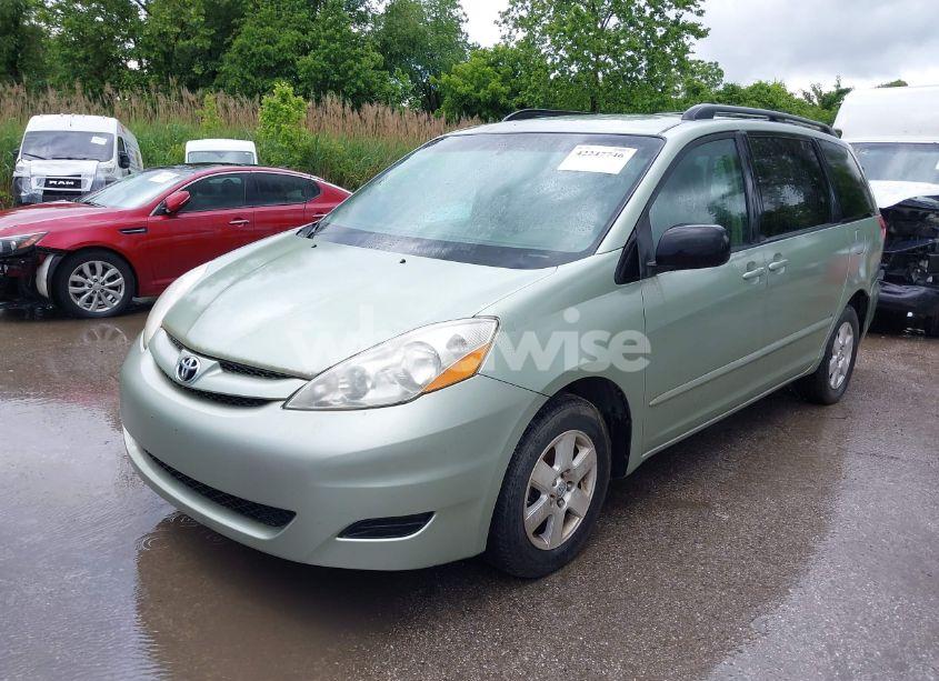 Photo 2 of 2007 Toyota Sienna LE (VIN 5TDZK23C87S031569)