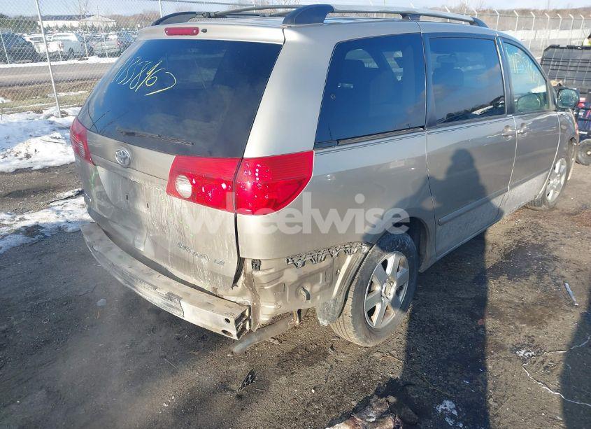 Photo 4 of 2007 Toyota Sienna LE (VIN 5TDZK23C87S034455)