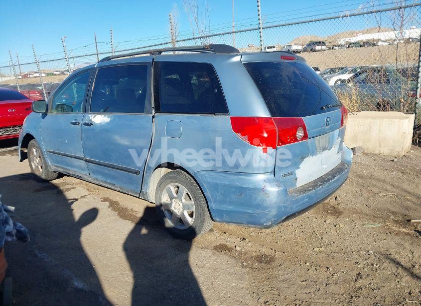 Photo 3 of 2007 Toyota Sienna LE (VIN 5TDZK23C87S040952)