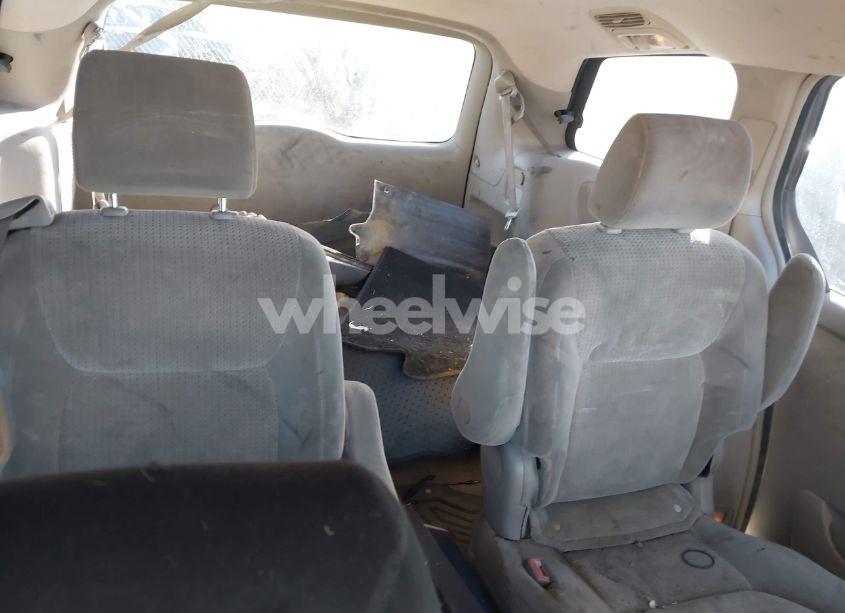 Photo 8 of 2007 Toyota Sienna LE (VIN 5TDZK23C87S040952)