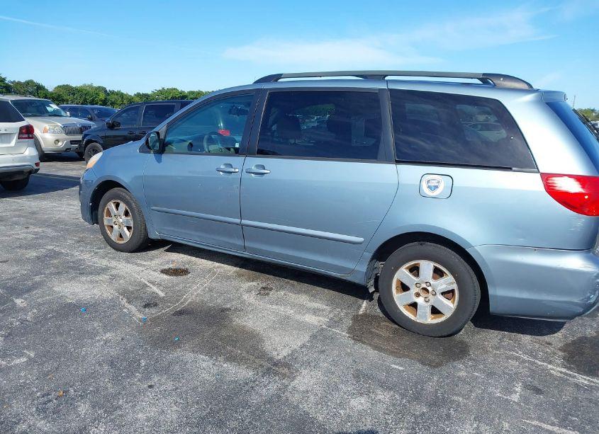 Photo 12 of 2007 Toyota Sienna LE (VIN 5TDZK23C87S047089)