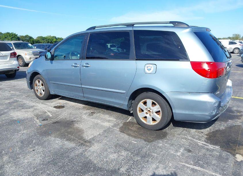 Photo 13 of 2007 Toyota Sienna LE (VIN 5TDZK23C87S047089)