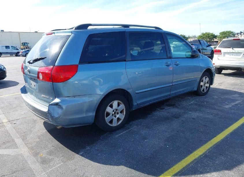 Photo 4 of 2007 Toyota Sienna LE (VIN 5TDZK23C87S047089)