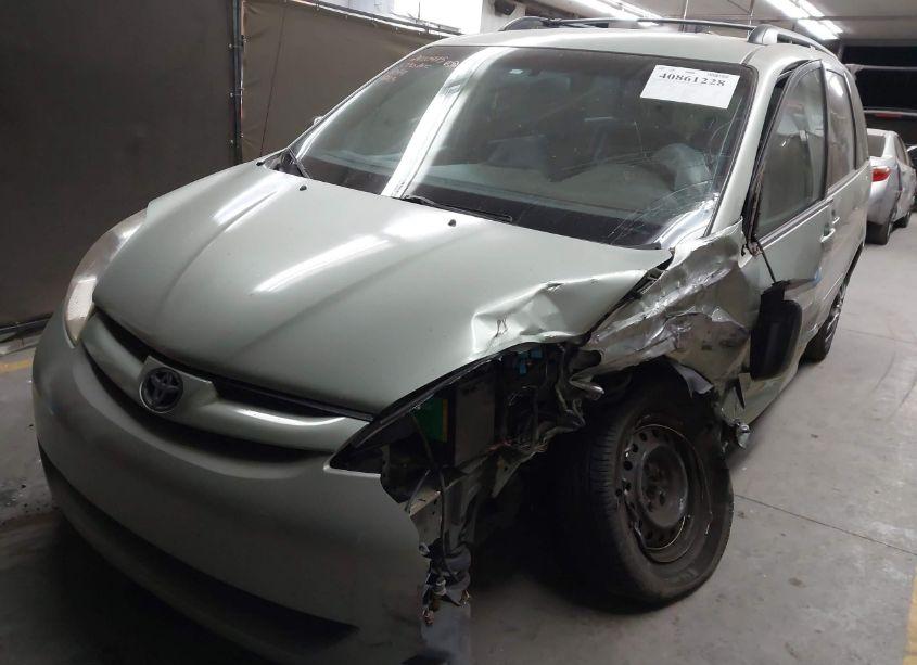 Photo 2 of 2007 Toyota Sienna LE (VIN 5TDZK23C87S059243)