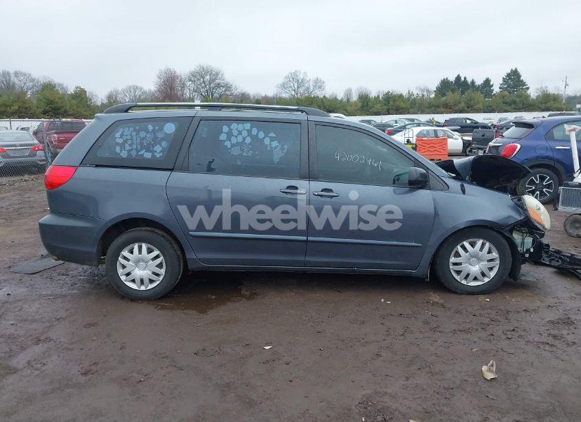 Photo 13 of 2007 Toyota Sienna CE (VIN 5TDZK23C87S067374)