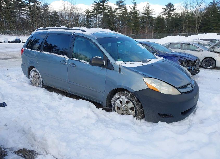 2007 Toyota Sienna LE (VIN 5TDZK23C87S072249) main photo