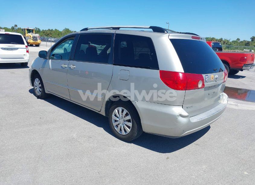 Photo 3 of 2007 Toyota Sienna LE (VIN 5TDZK23C87S077533)