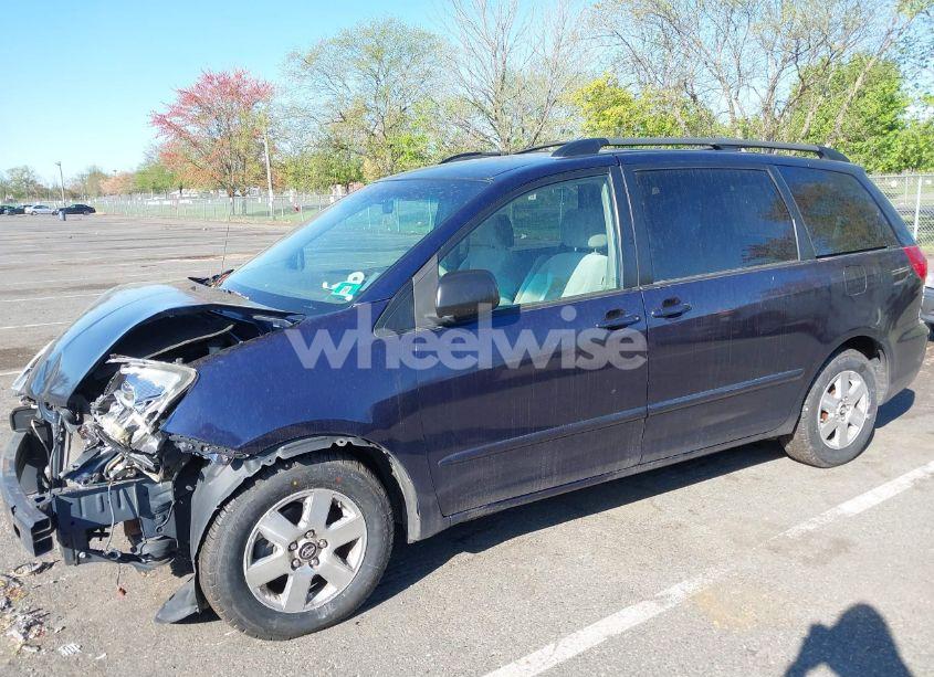 Photo 13 of 2007 Toyota Sienna LE (VIN 5TDZK23C87S080688)
