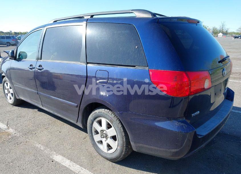 Photo 3 of 2007 Toyota Sienna LE (VIN 5TDZK23C87S080688)