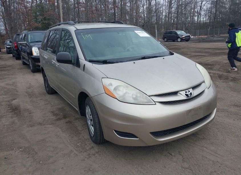 2007 Toyota Sienna LE (VIN 5TDZK23C87S086314) main photo