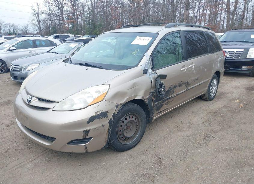 Photo 2 of 2007 Toyota Sienna LE (VIN 5TDZK23C87S086314)