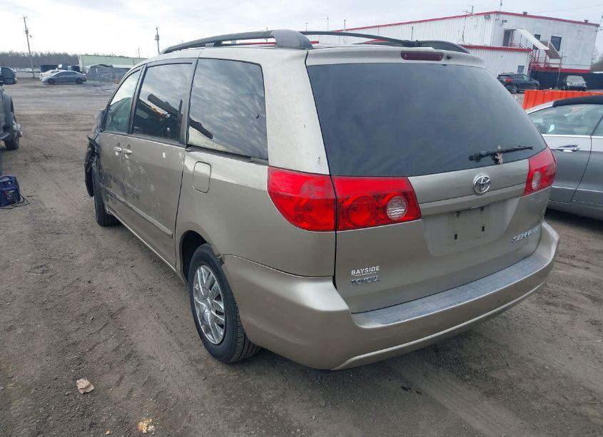 Photo 3 of 2007 Toyota Sienna LE (VIN 5TDZK23C87S086314)