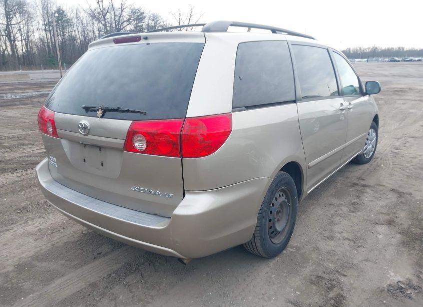 Photo 4 of 2007 Toyota Sienna LE (VIN 5TDZK23C87S086314)