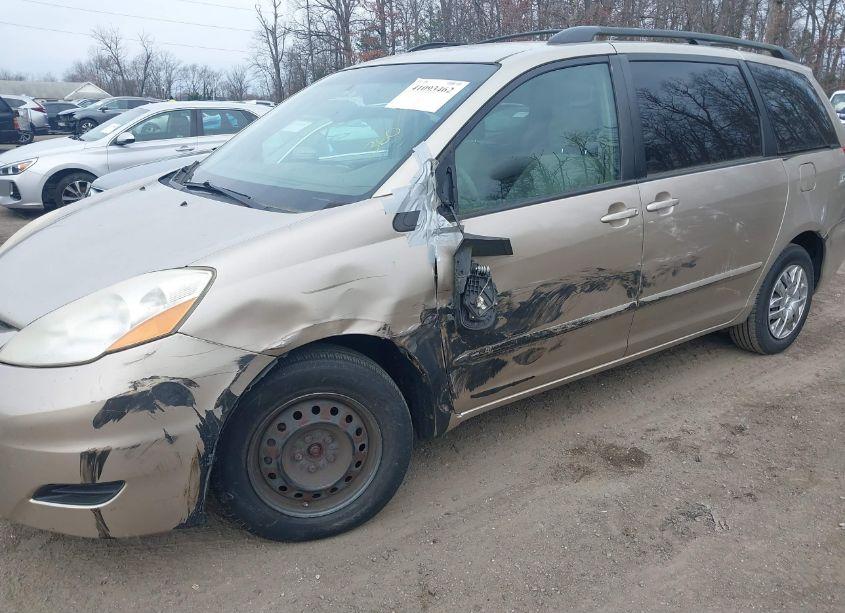 Photo 6 of 2007 Toyota Sienna LE (VIN 5TDZK23C87S086314)