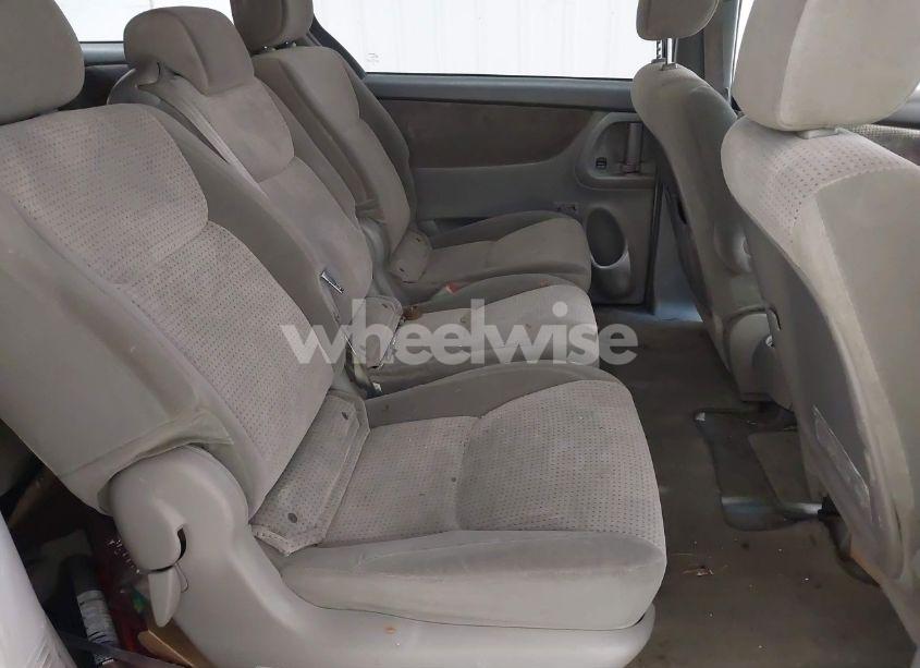 Photo 8 of 2007 Toyota Sienna LE (VIN 5TDZK23C87S098317)