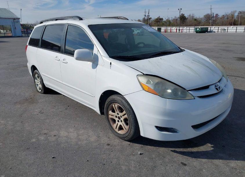 2008 Toyota Sienna CE (VIN 5TDZK23C88S103680) main photo