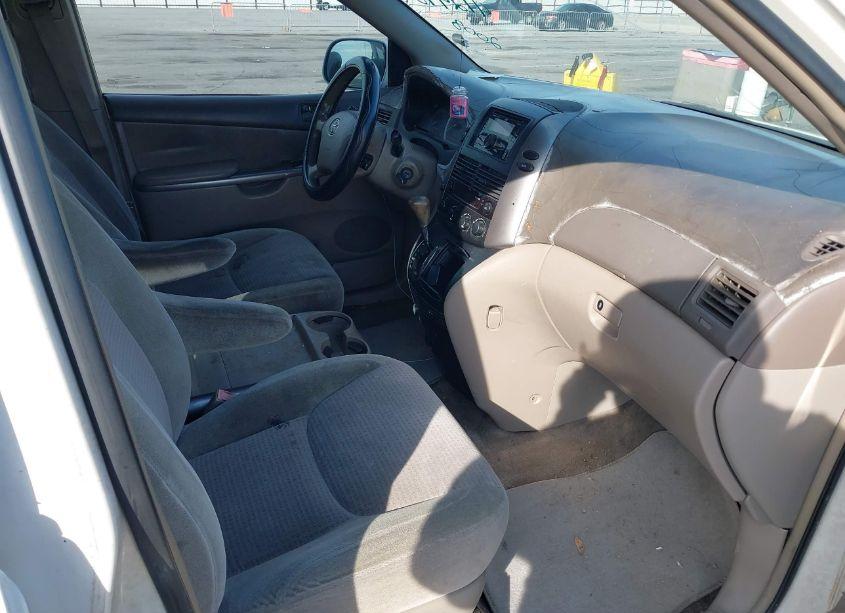 Photo 5 of 2008 Toyota Sienna CE (VIN 5TDZK23C88S103680)