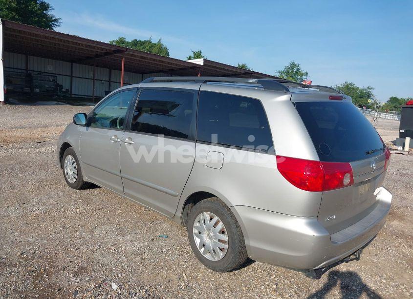 Photo 3 of 2008 Toyota Sienna LE (VIN 5TDZK23C88S127204)