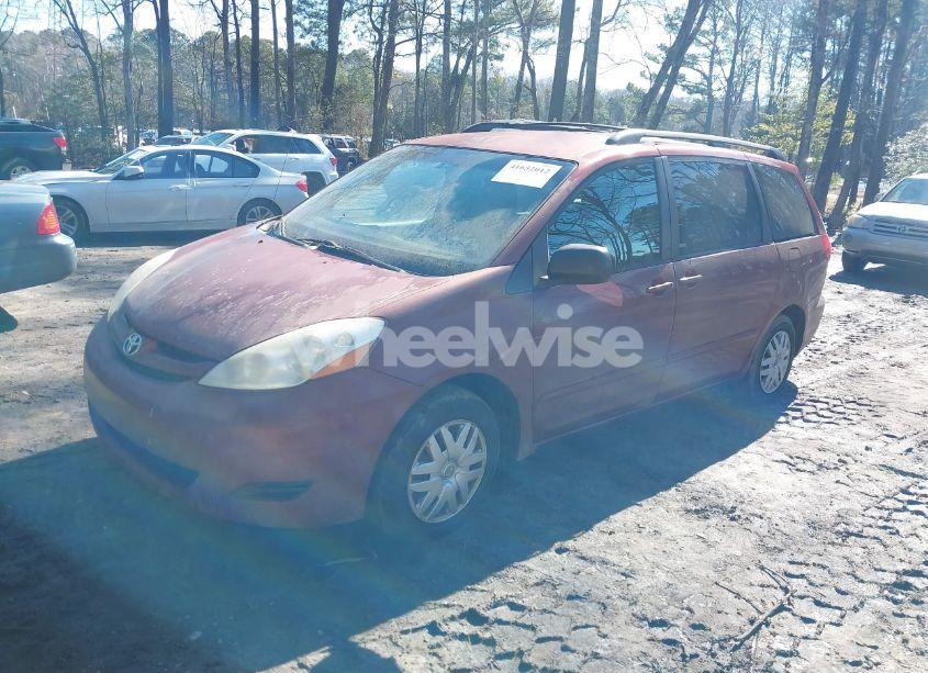 Photo 2 of 2008 Toyota Sienna LE (VIN 5TDZK23C88S128885)