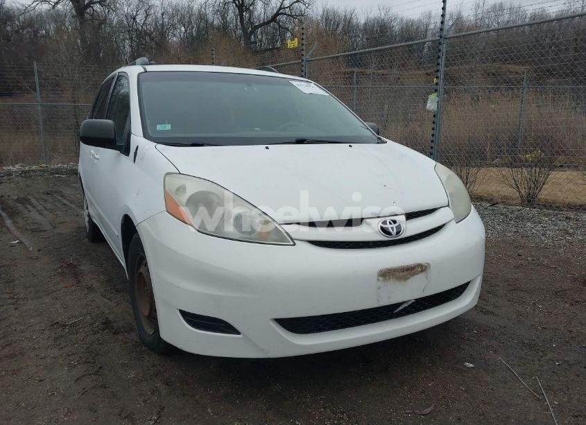 2008 Toyota Sienna LE (VIN 5TDZK23C88S153625) main photo