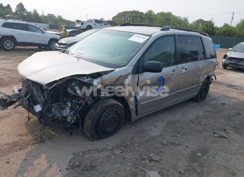 Photo 2 of 2008 Toyota Sienna LE (VIN 5TDZK23C88S161630)