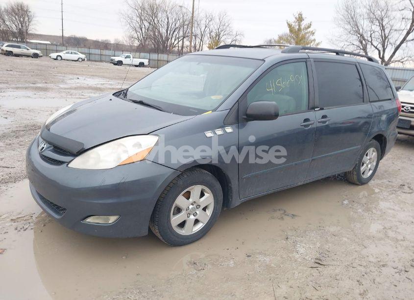 Photo 2 of 2008 Toyota Sienna LE (VIN 5TDZK23C88S190867)