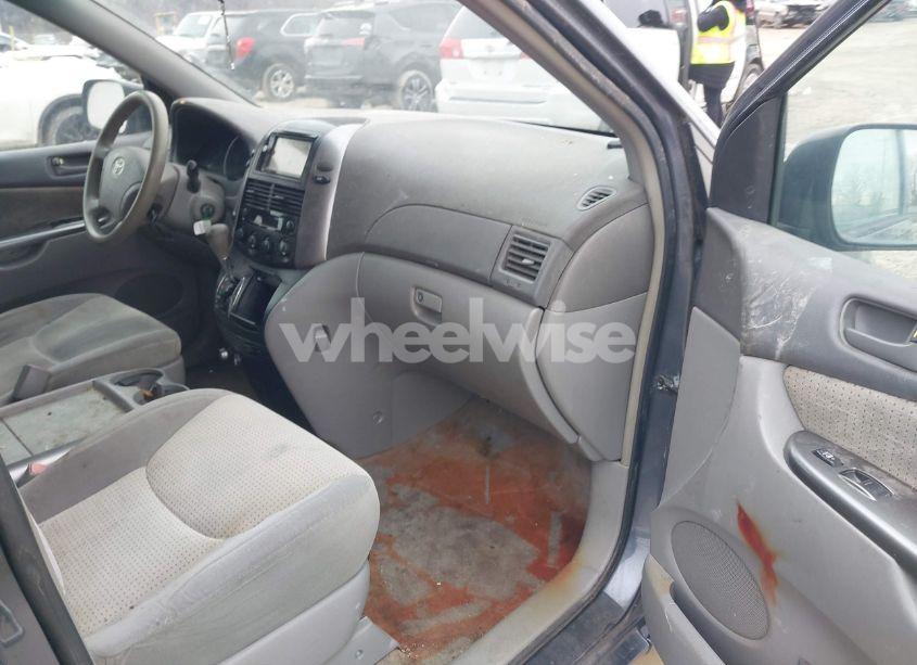 Photo 5 of 2008 Toyota Sienna LE (VIN 5TDZK23C88S190867)